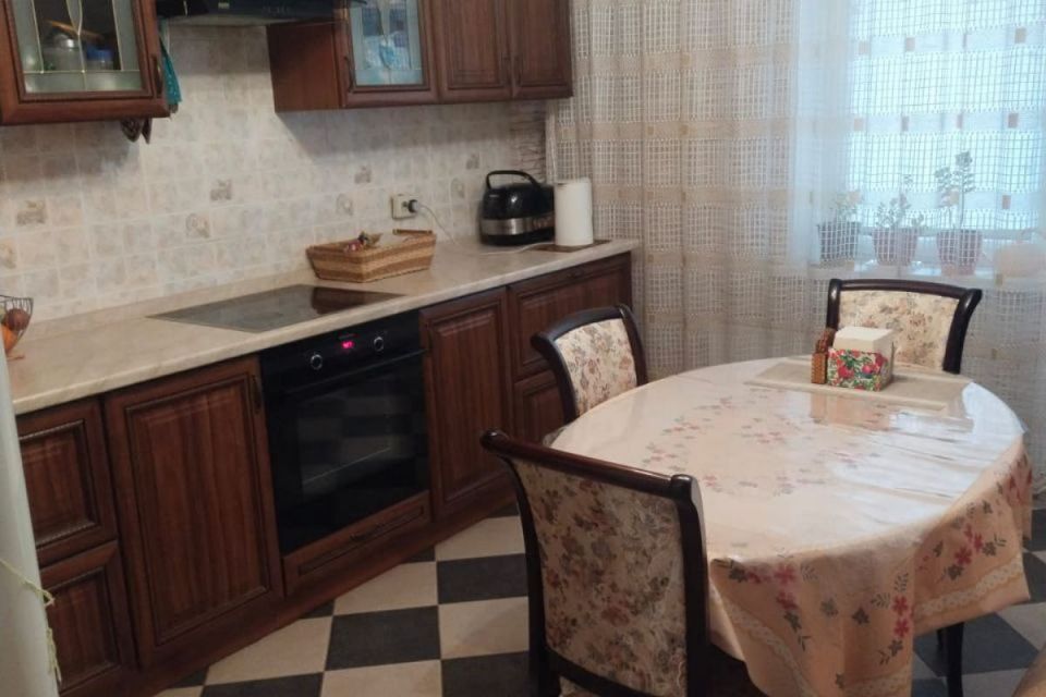 Продаётся 1-комнатная квартира, 48.7 м²