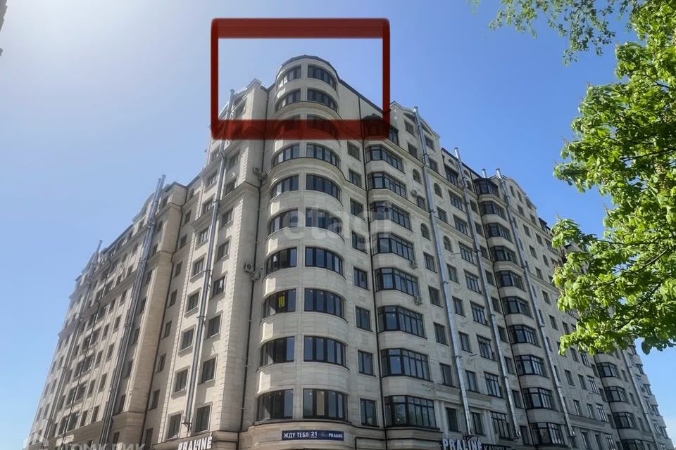 Продаётся 4-комнатная квартира, 198 м²