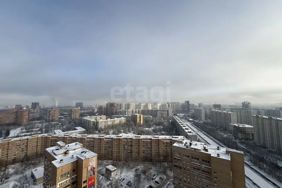 Продаётся 4-комнатная квартира, 209.9 м²