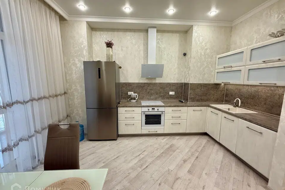 Продаётся 1-комнатная квартира, 60 м²