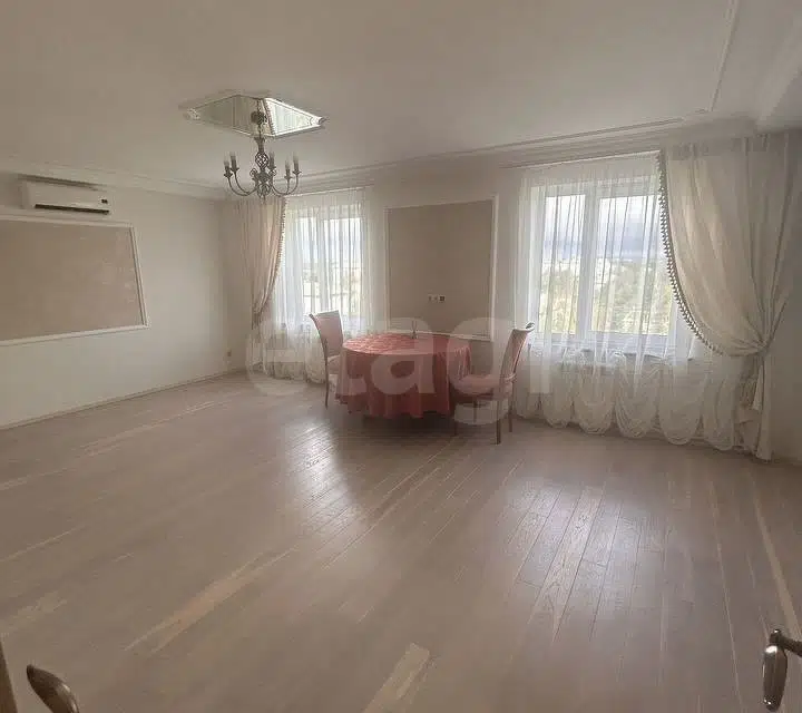 Продаётся 3-комнатная квартира, 94.6 м²