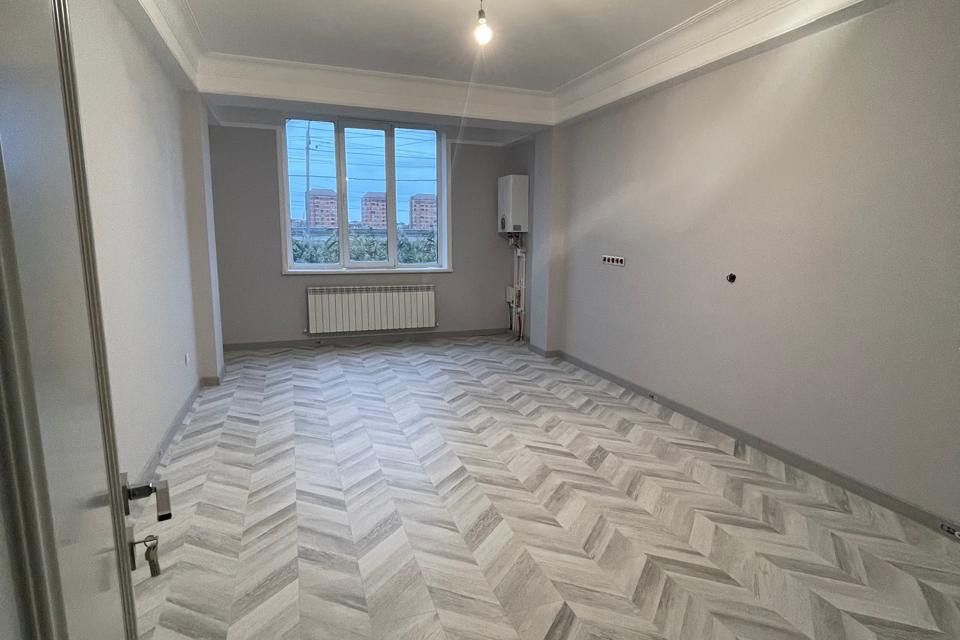 Продаётся 1-комнатная квартира, 58 м²