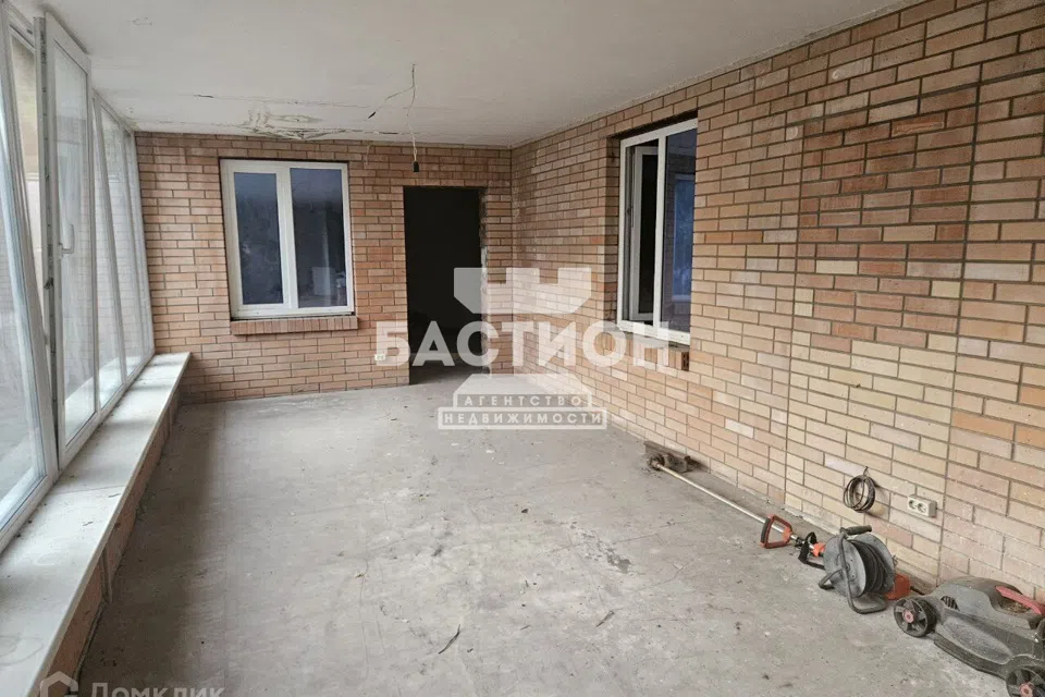 Продаётся 2-этажный дом, 319 м²