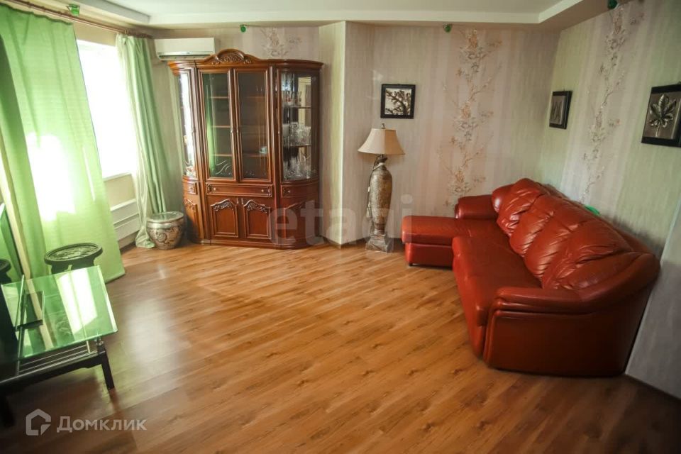 Продаётся 2-комнатная квартира, 73.7 м²