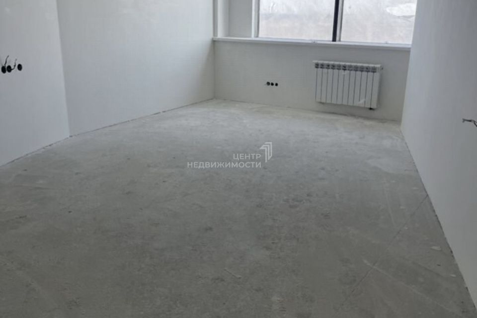 Продаётся 4-комнатная квартира, 230 м²