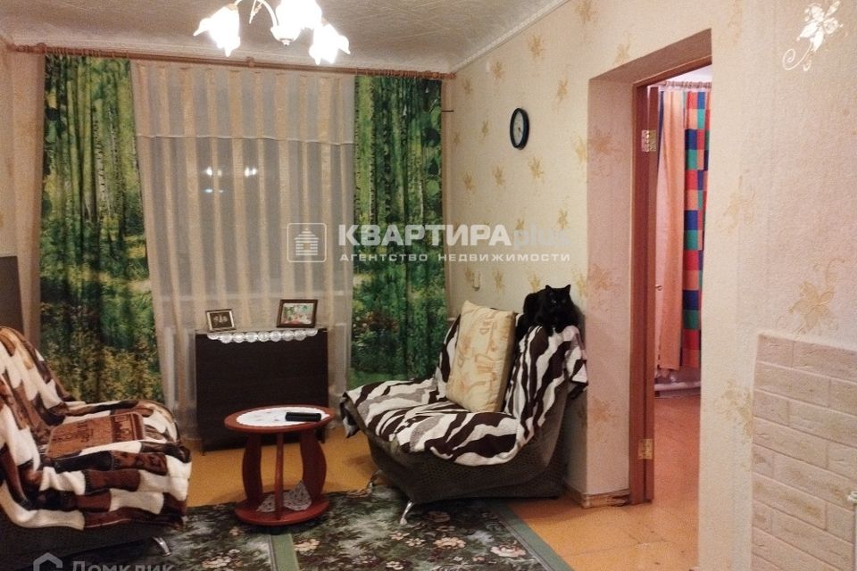 Продаётся 3-комнатная квартира, 48.6 м²