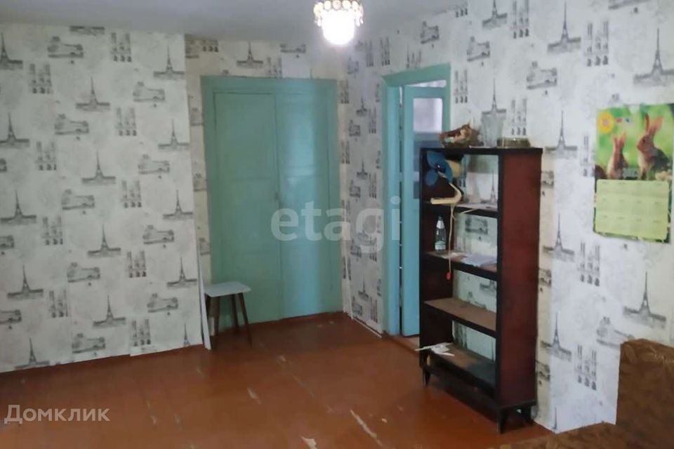 Продаётся 3-комнатная квартира, 45.8 м²