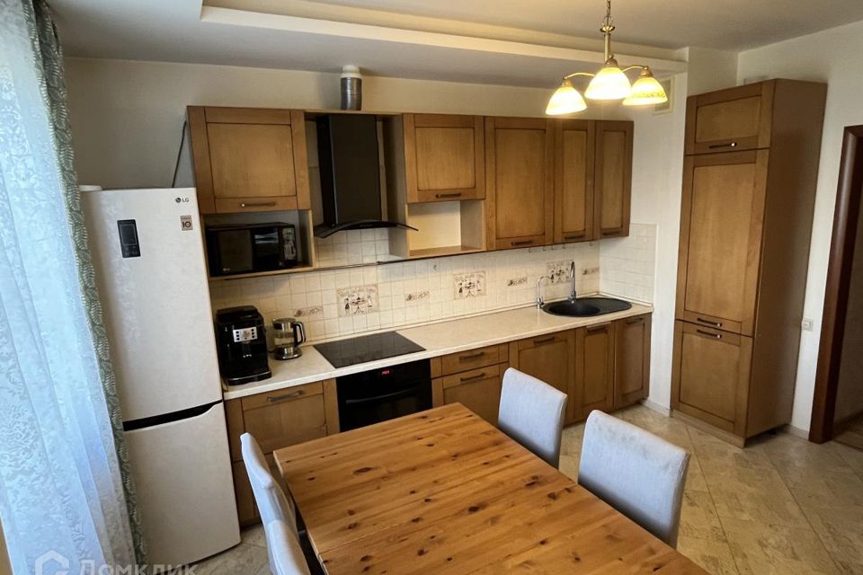 Продаётся 3-комнатная квартира, 120.6 м²