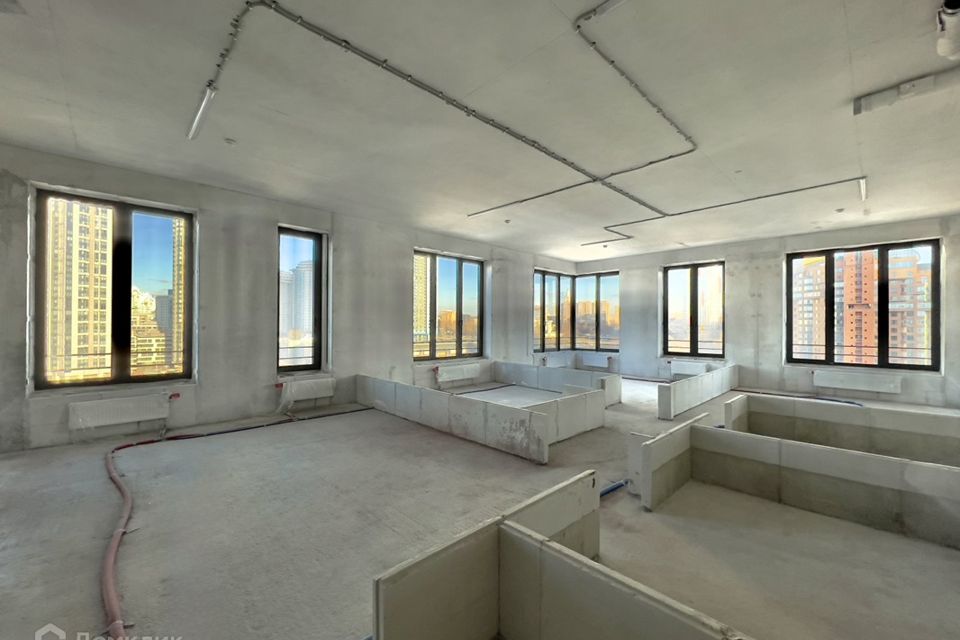 Продаётся 4-комнатная квартира, 92 м²