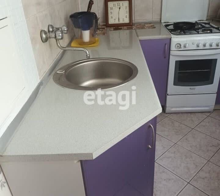 Продаётся 3-комнатная квартира, 61.7 м²