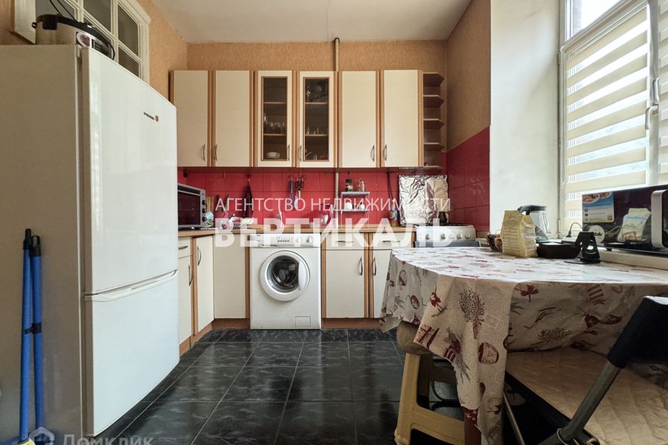 Сдаётся 2-комнатная квартира, 65 м²