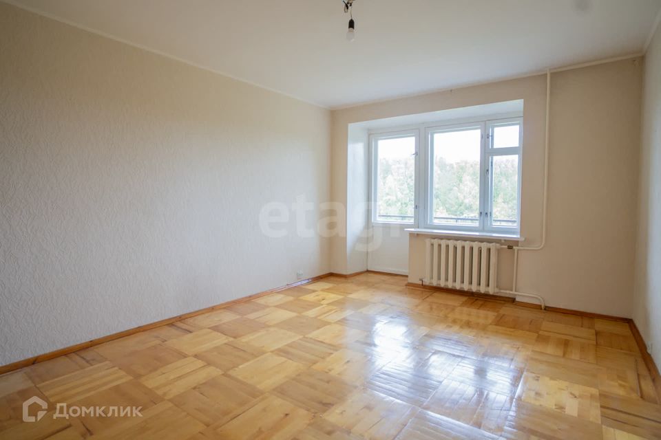 Продаётся 4-комнатная квартира, 71.4 м²