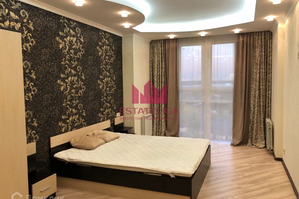 Сдаётся 2-комнатная квартира, 81 м²