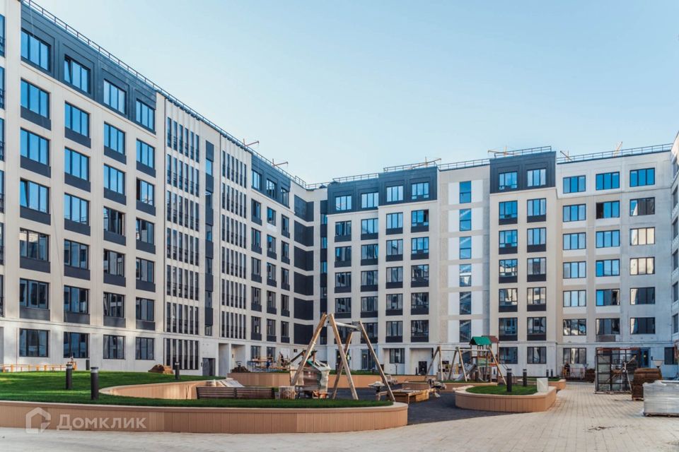 Продаётся 3-комнатная квартира, 127.1 м²