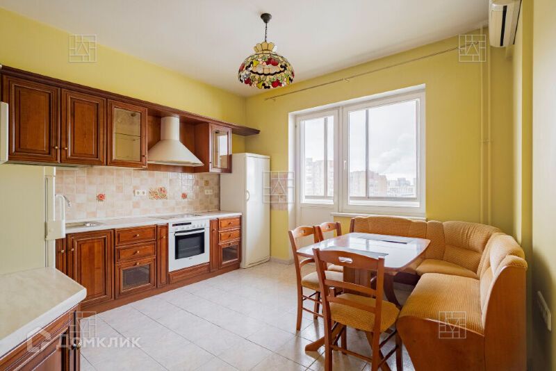 Сдаётся 2-комнатная квартира, 100 м²