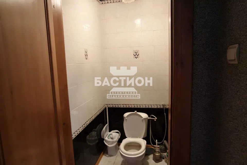 Продаётся 2-этажный дом, 350 м²