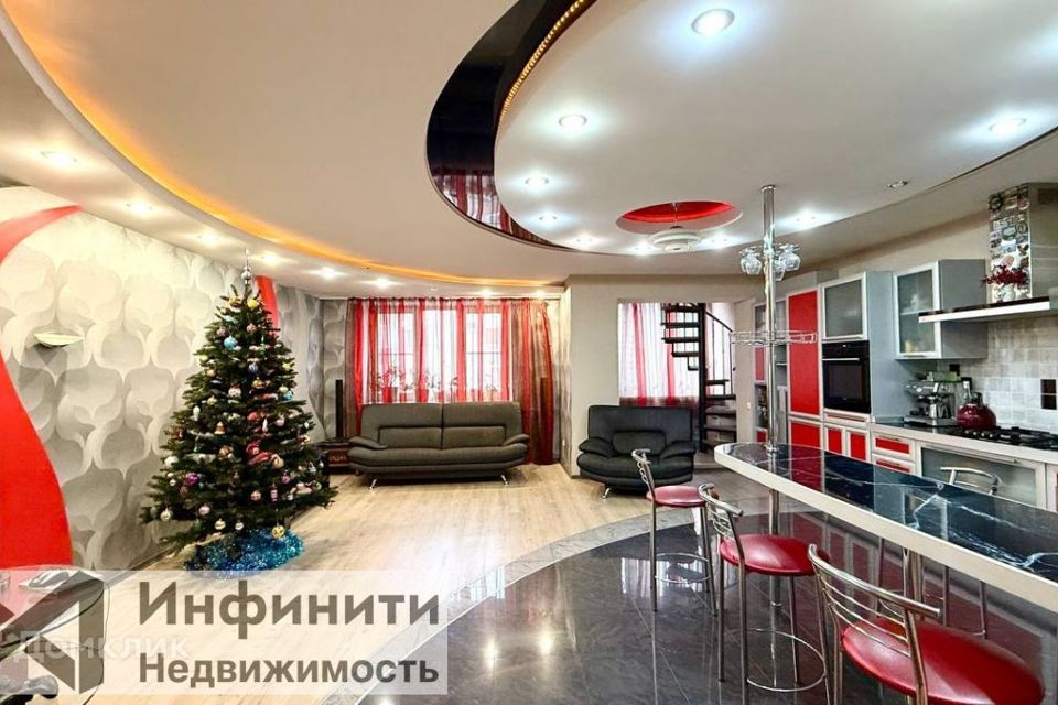 Продаётся 3-комнатная квартира, 107 м²