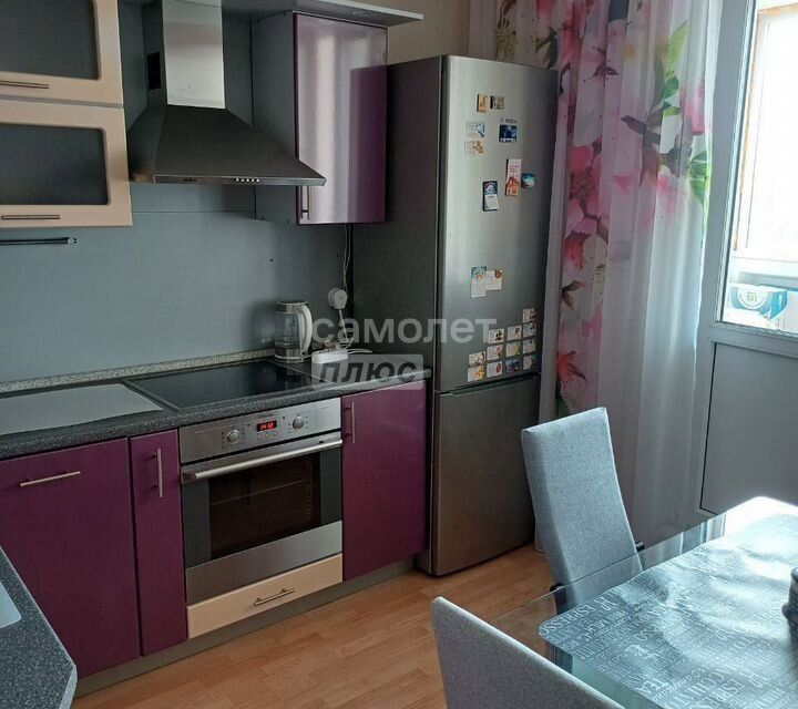 Продаётся 1-комнатная квартира, 42 м²