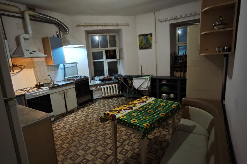 Продаётся 4-комнатная квартира, 99.6 м²