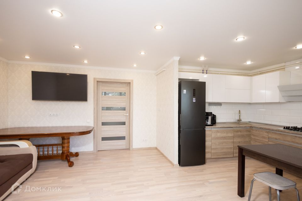 Продаётся 3-комнатная квартира, 74.4 м²