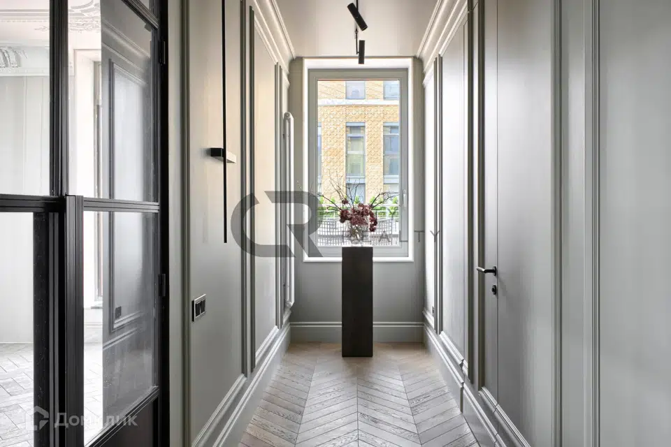 Продаётся 3-комнатная квартира, 194 м²