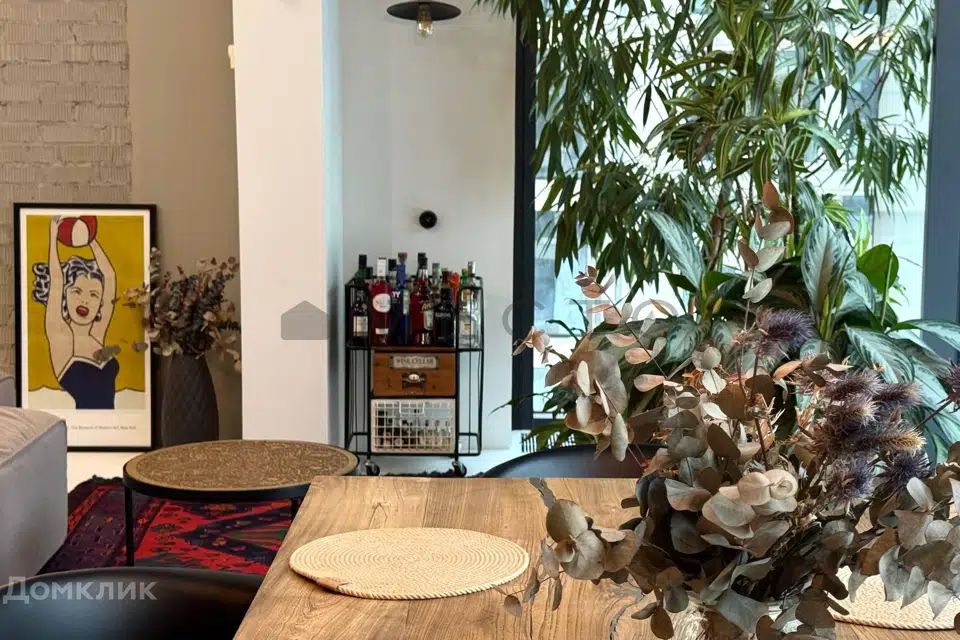 Продаётся 4-комнатная квартира, 150 м²