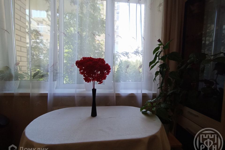 Продаётся 1-комнатная квартира, 42 м²