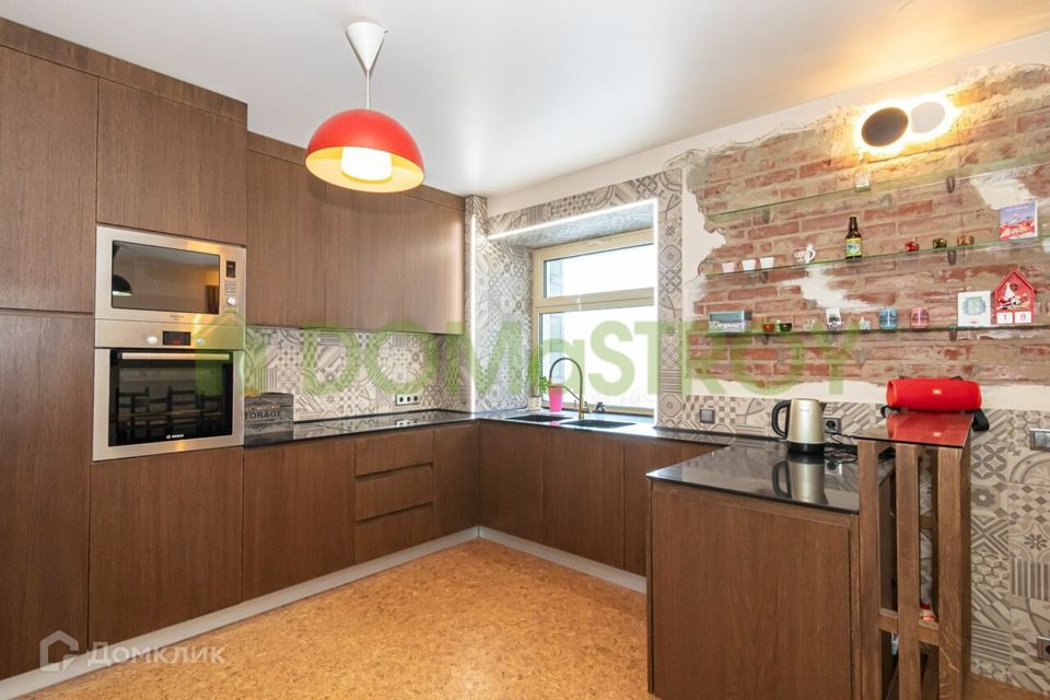 Продаётся 7-комнатная квартира, 273.9 м²