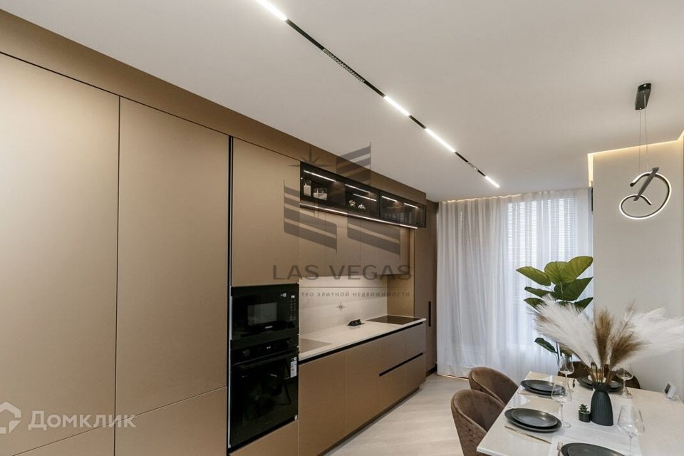 Сдаётся 3-комнатная квартира, 98 м²