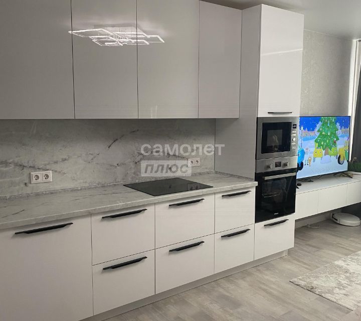 Продаётся 4-комнатная квартира, 82 м²