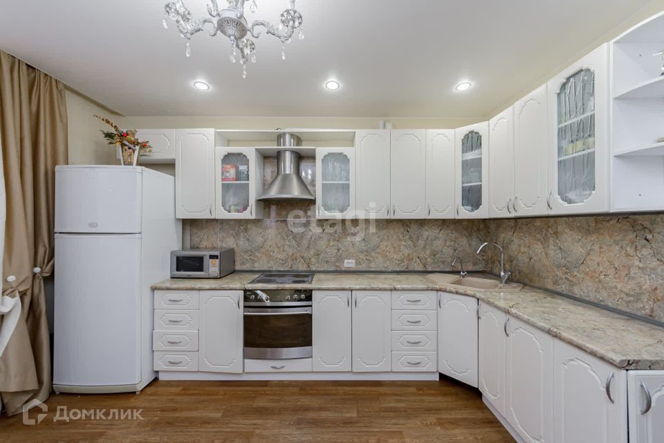 Продаётся 4-комнатная квартира, 125.1 м²