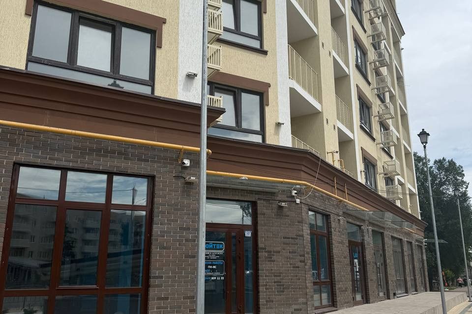 Сдаётся торговое помещение, 148 м²