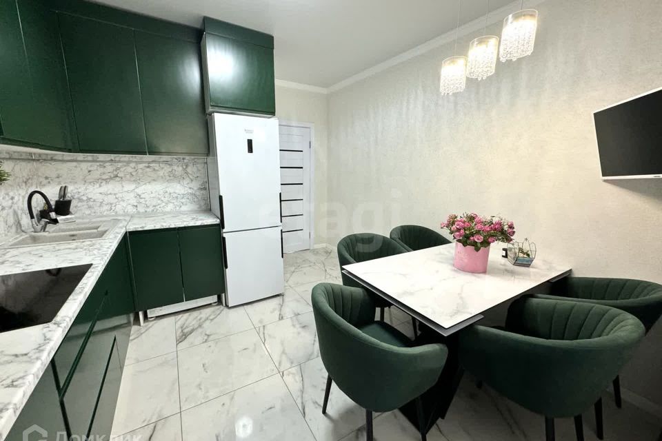 Продаётся 2-комнатная квартира, 70.2 м²
