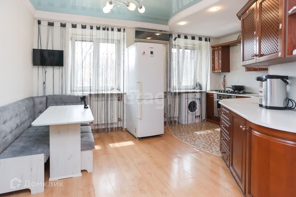 Продаётся 3-комнатная квартира, 62.2 м²