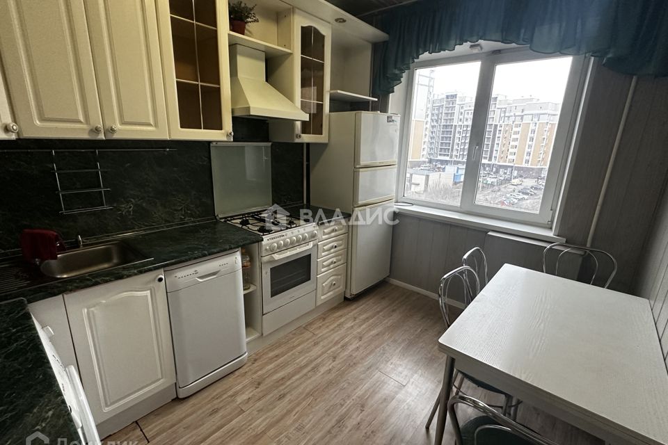 Продаётся 4-комнатная квартира, 77.6 м²