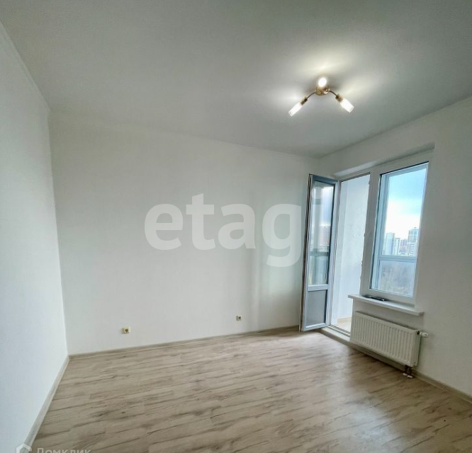 Продаётся комната в 3-комн. квартире, 11.6 м²
