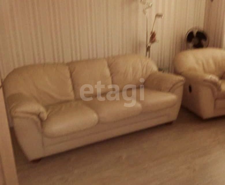 Продаётся 2-комнатная квартира, 61.7 м²