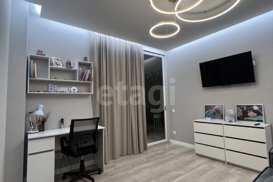 Продаётся 2-комнатная квартира, 77 м²