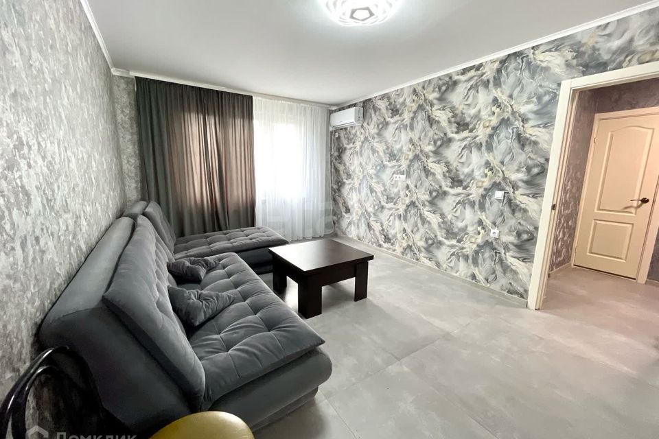 Продаётся 1-комнатная квартира, 42 м²