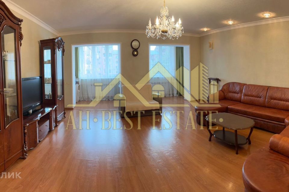 Продаётся 3-комнатная квартира, 98 м²