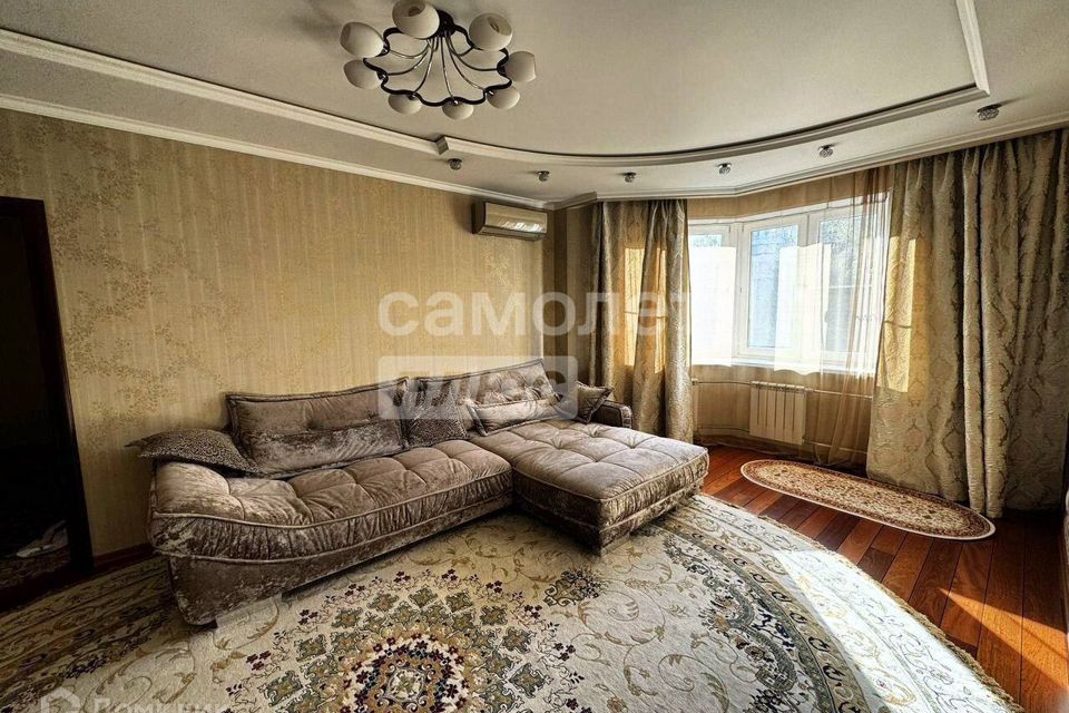 Продаётся 2-комнатная квартира, 72.2 м²