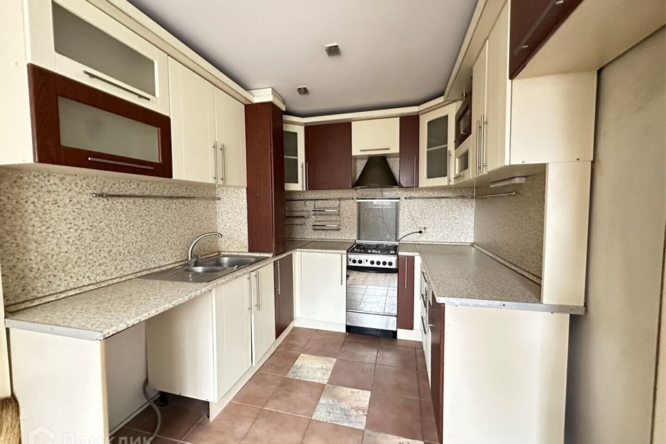 Продаётся 4-комнатная квартира, 82 м²
