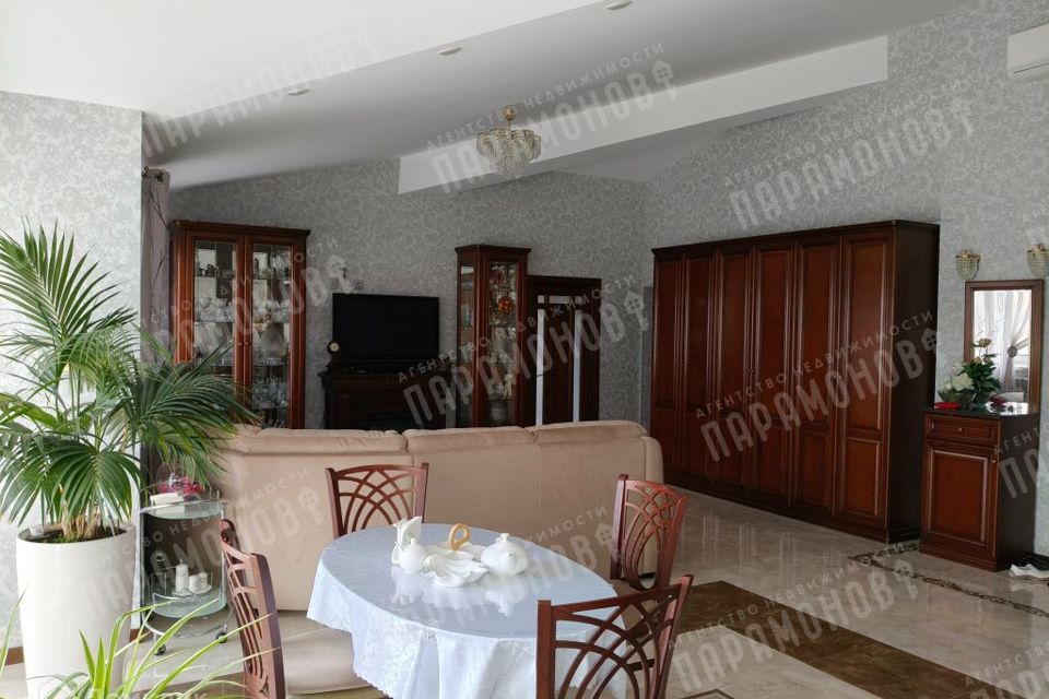 Продаётся 3-комнатная квартира, 107.9 м²