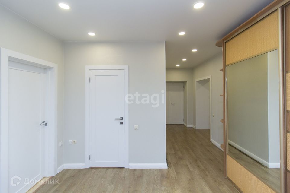 Продаётся 3-комнатная квартира, 104 м²
