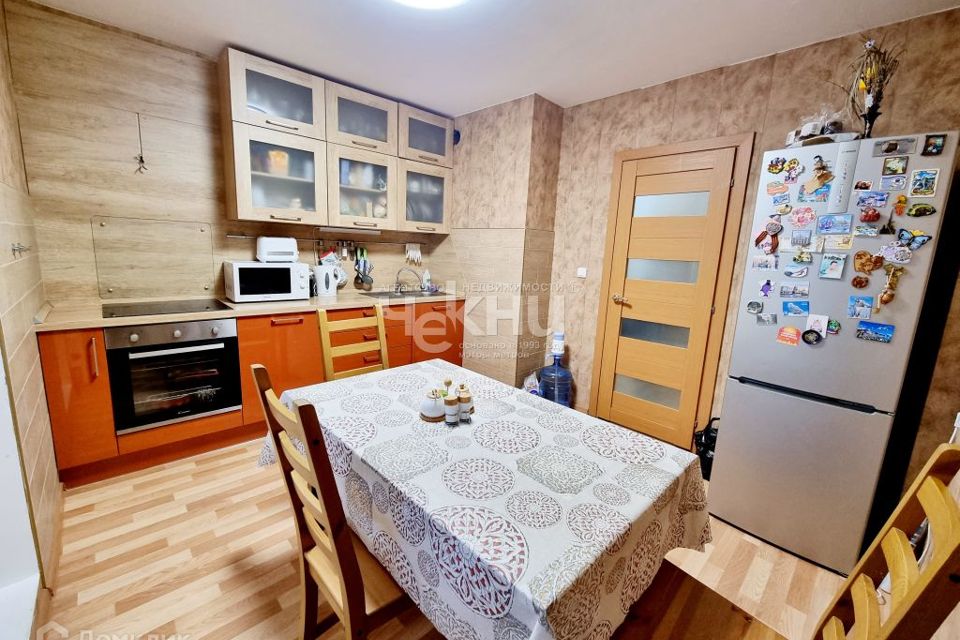 Продаётся 2-комнатная квартира, 64.8 м²