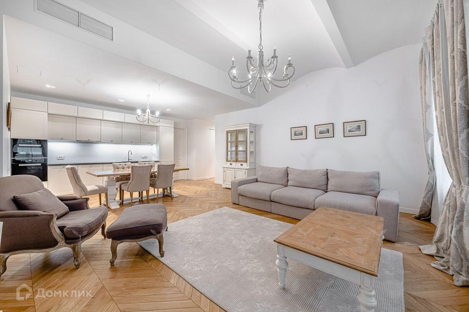 Продаётся 3-комнатная квартира, 123 м²