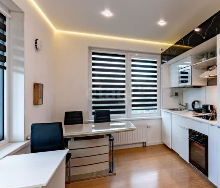 Продаётся 1-комнатная квартира, 42.2 м²