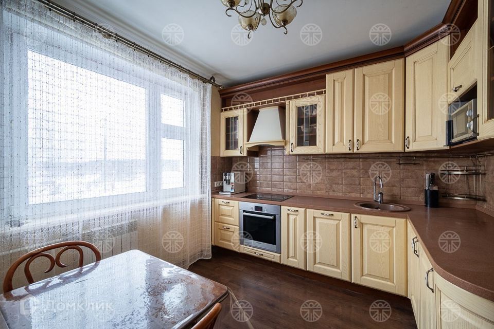 Продаётся 4-комнатная квартира, 93 м²