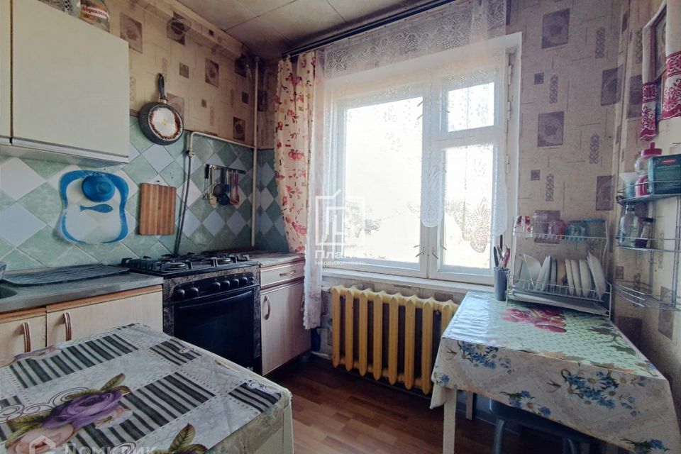 Продаётся 3-комнатная квартира, 49.3 м²
