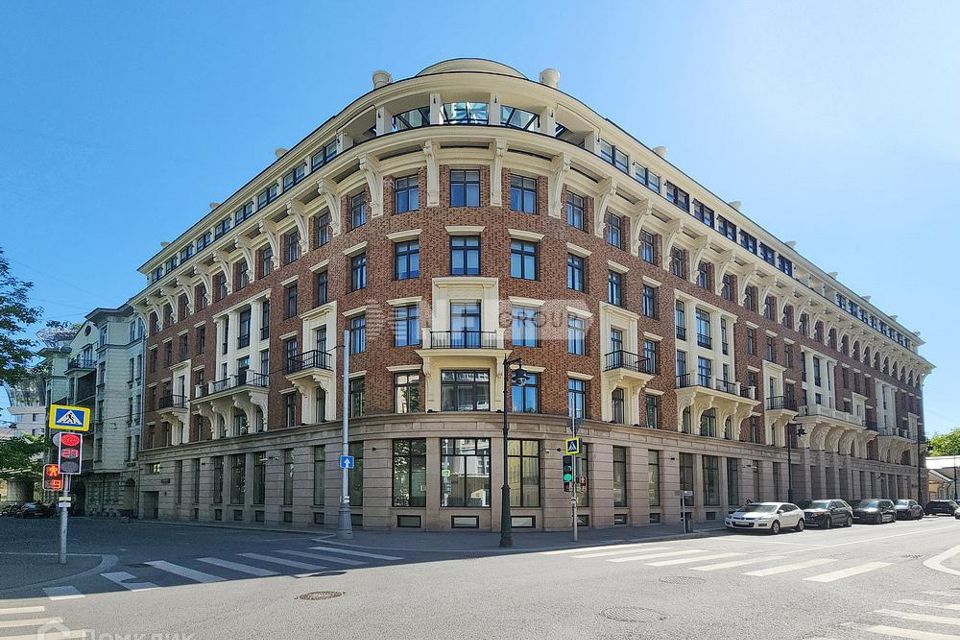 Продаётся 4-комнатная квартира, 252.3 м²